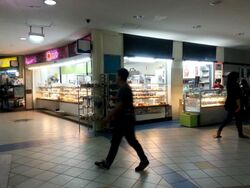 Elias Mall (D18), Retail #560600451